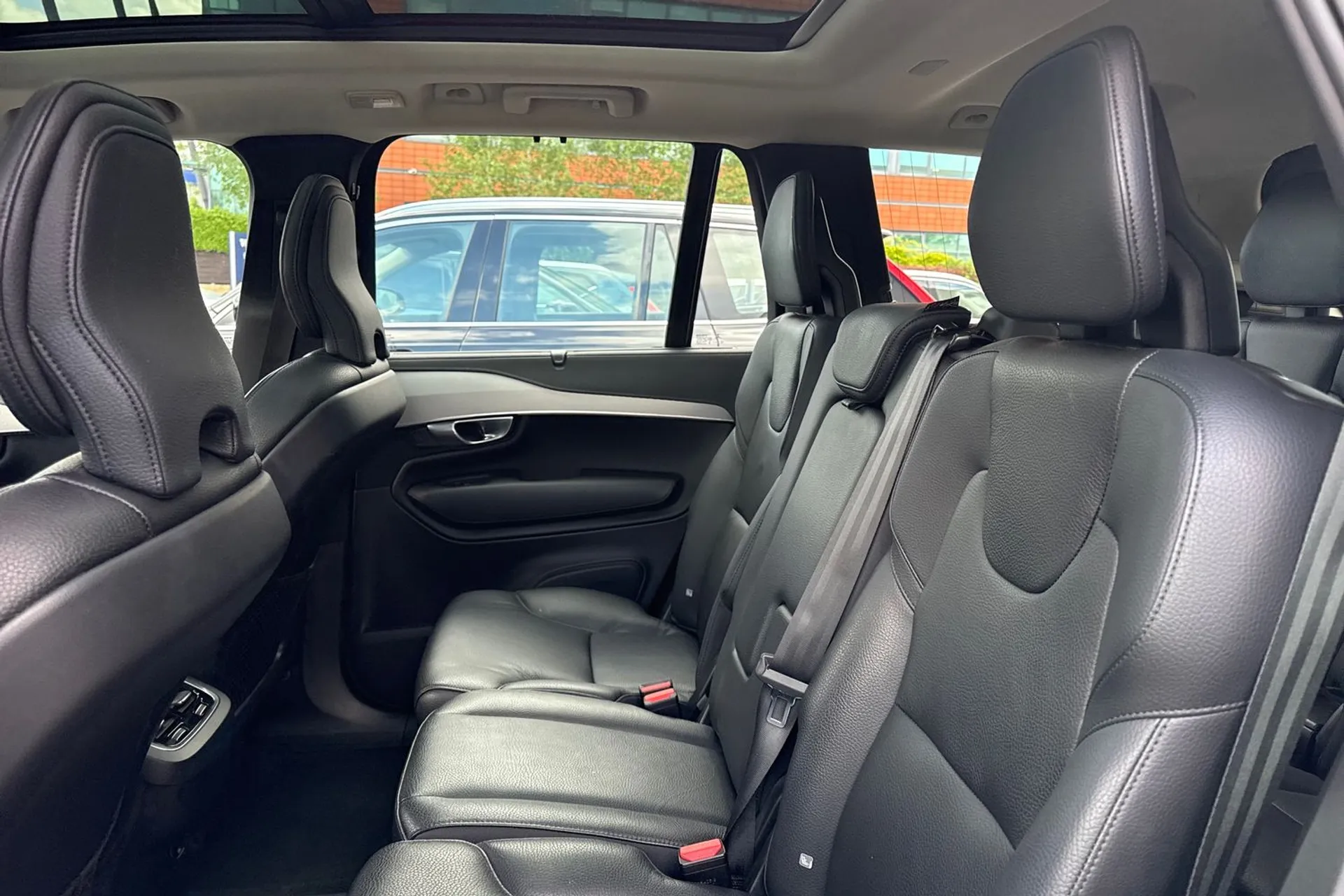 Volvo XC90 thumbnail image number 32