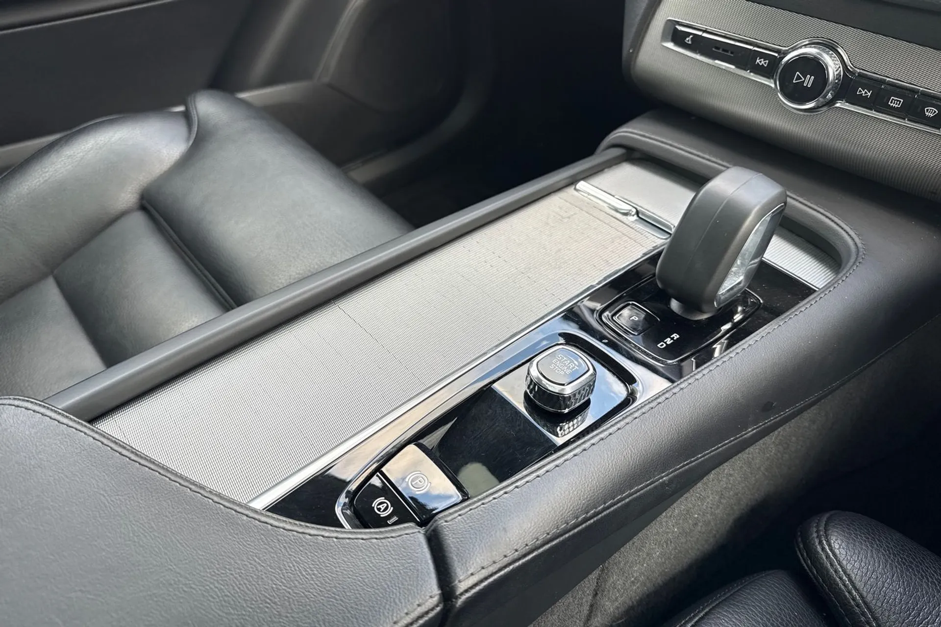 Volvo XC90 thumbnail image number 43