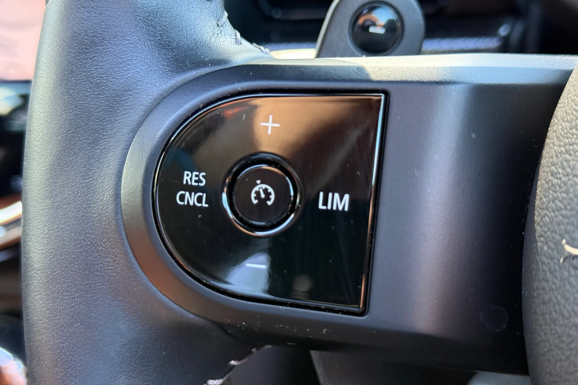 MINI CLUBMAN thumbnail image number 16