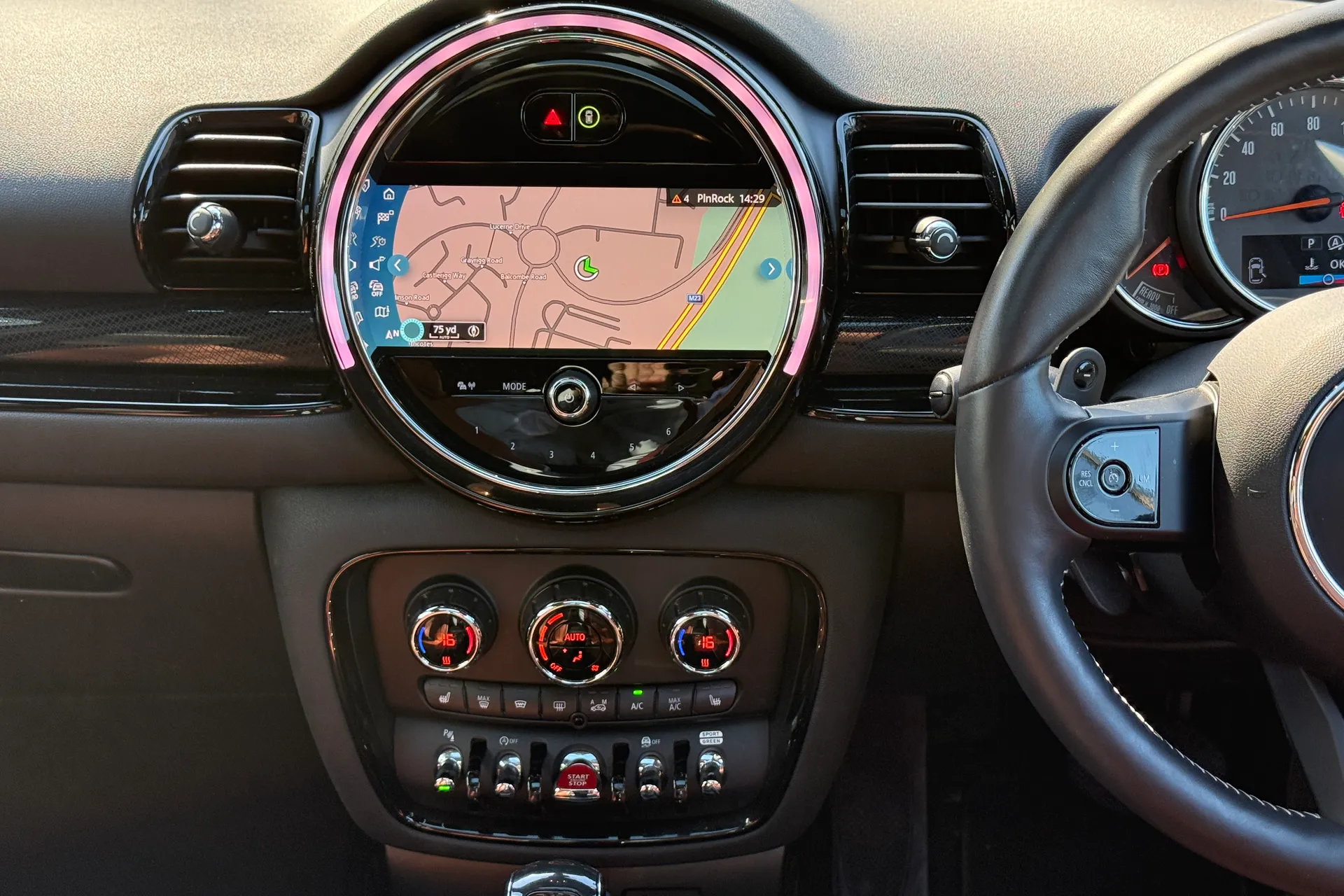 MINI CLUBMAN thumbnail image number 35