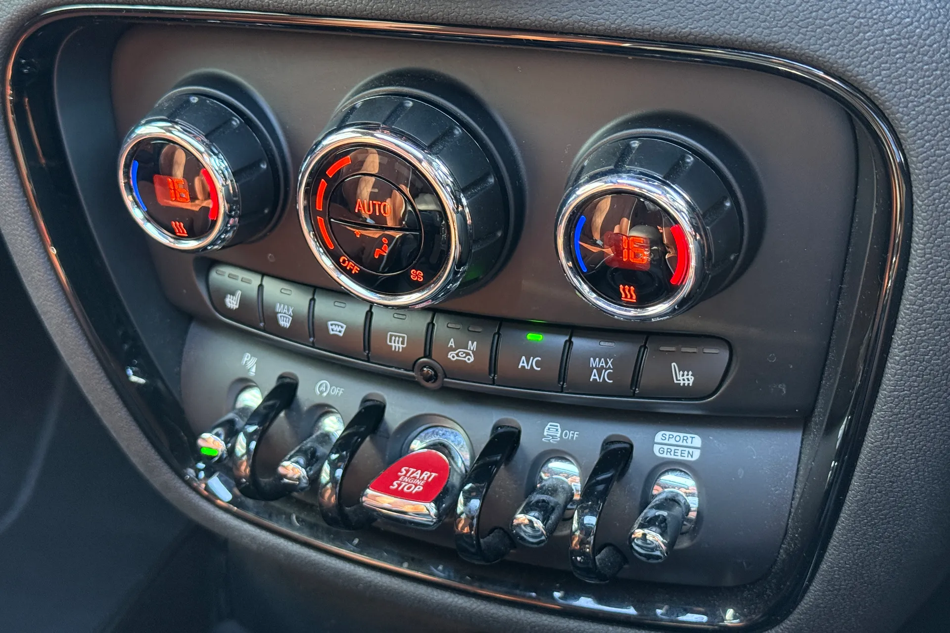 MINI CLUBMAN thumbnail image number 12