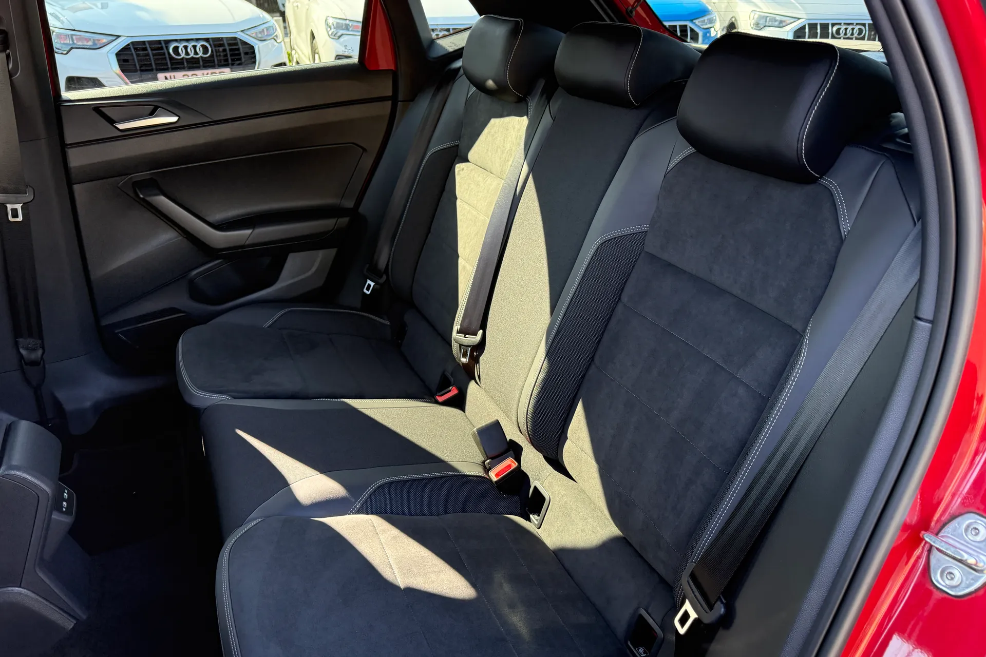 VOLKSWAGEN POLO thumbnail image number 40