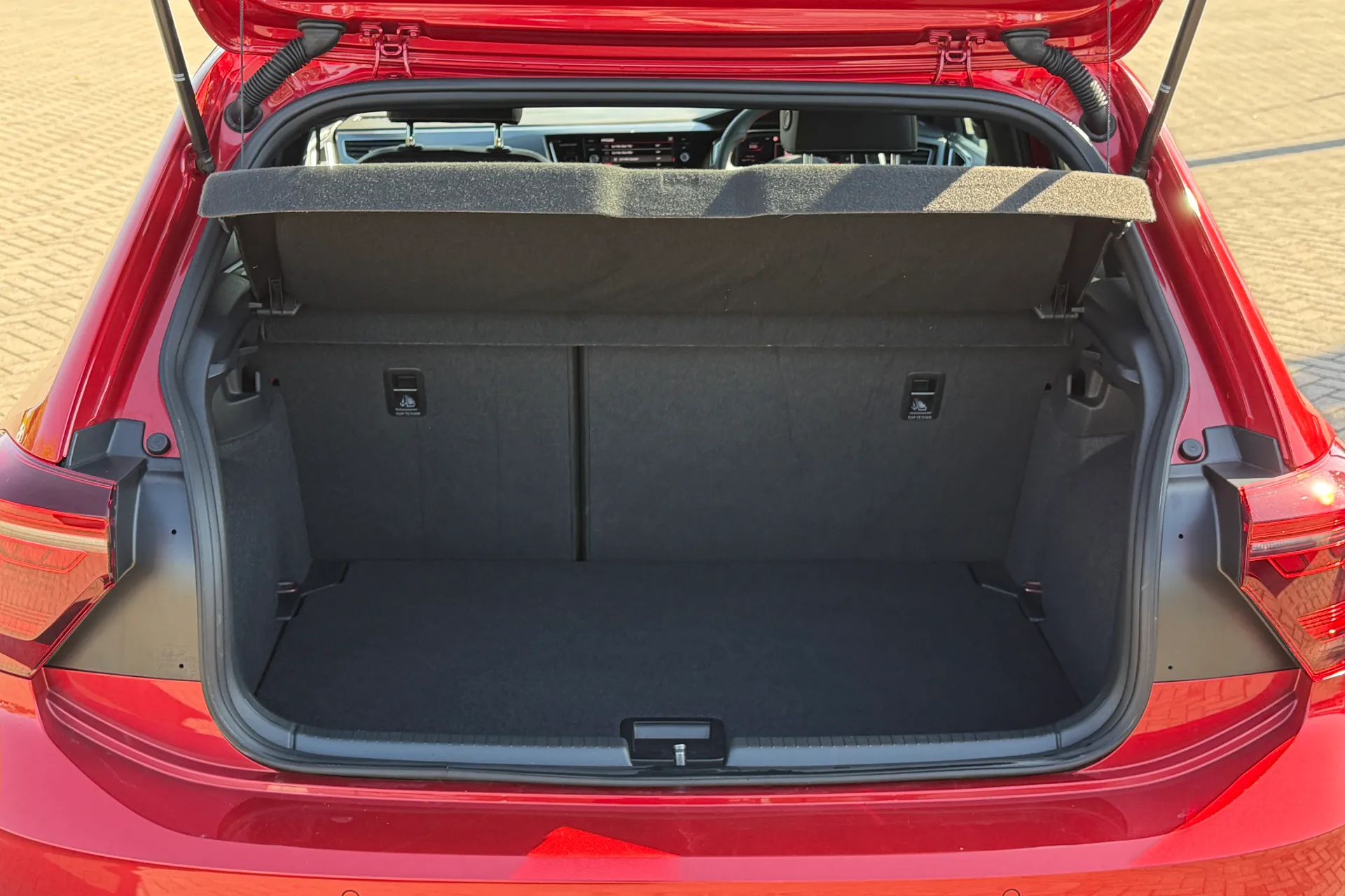 VOLKSWAGEN POLO thumbnail image number 33