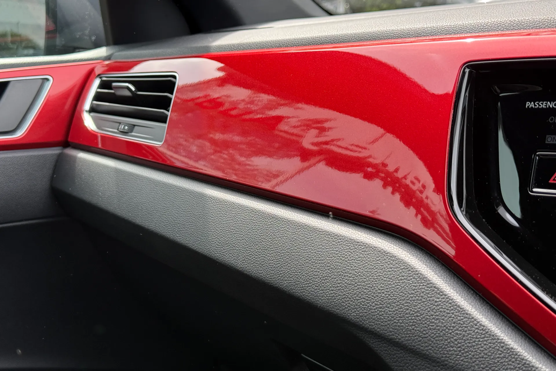 VOLKSWAGEN POLO thumbnail image number 19