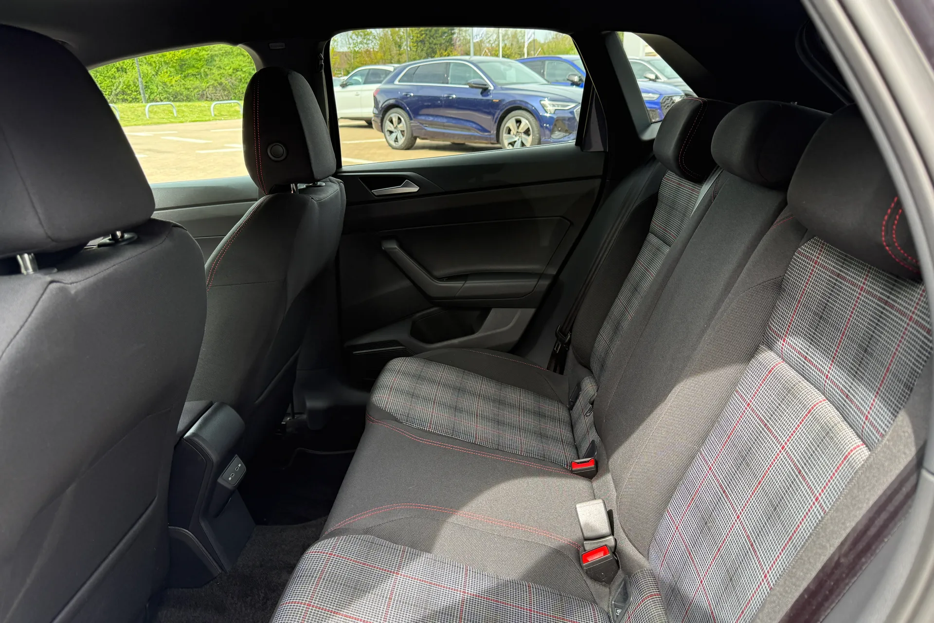 VOLKSWAGEN POLO thumbnail image number 50