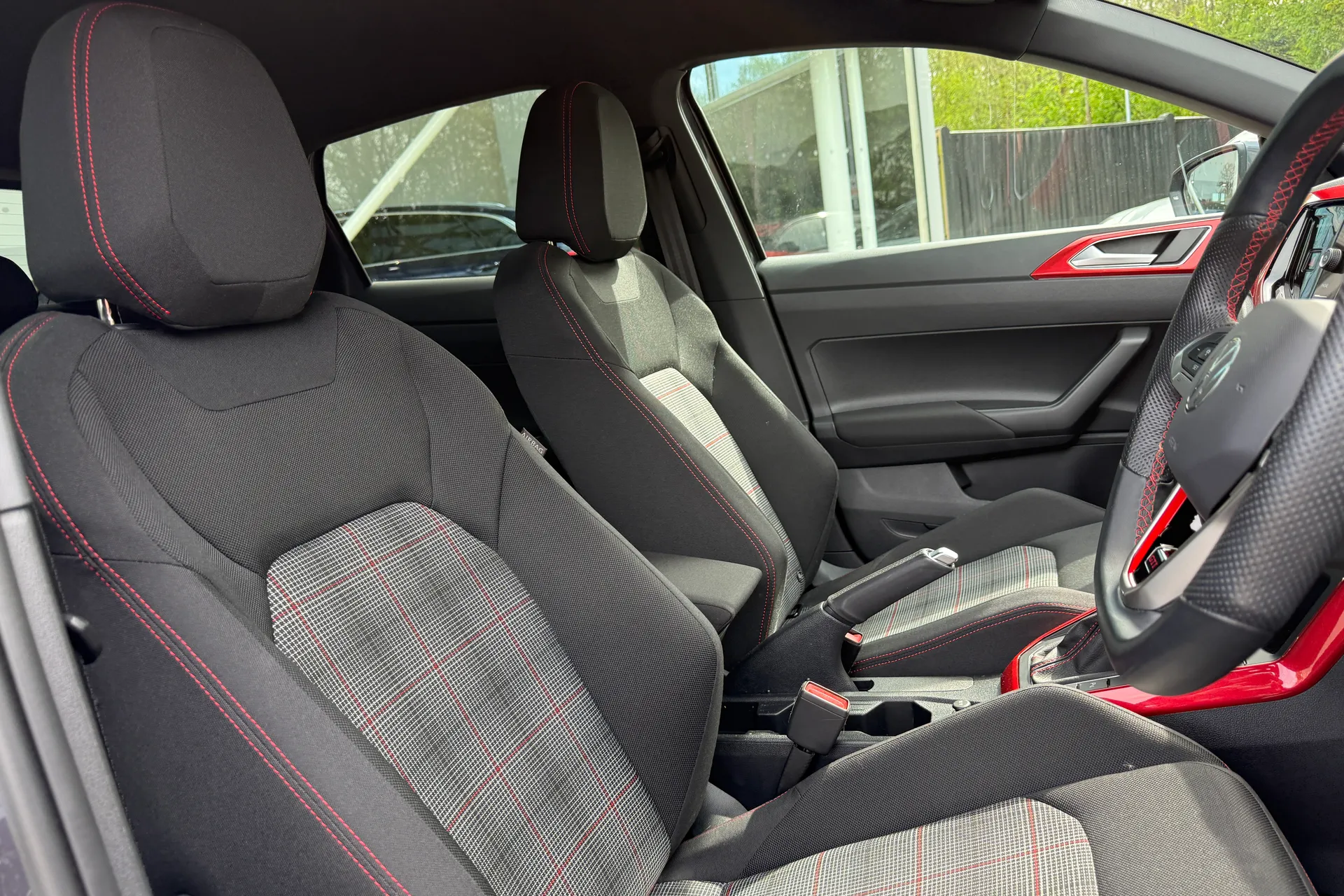 VOLKSWAGEN POLO thumbnail image number 27