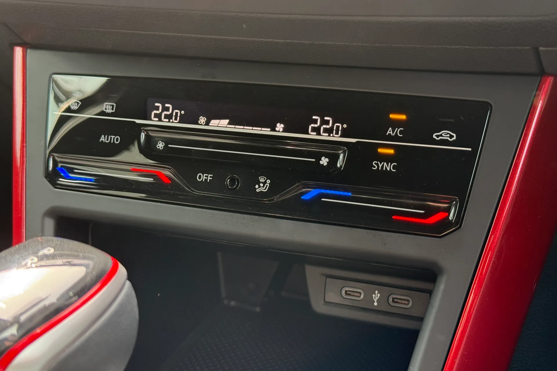 VOLKSWAGEN POLO thumbnail image number 16