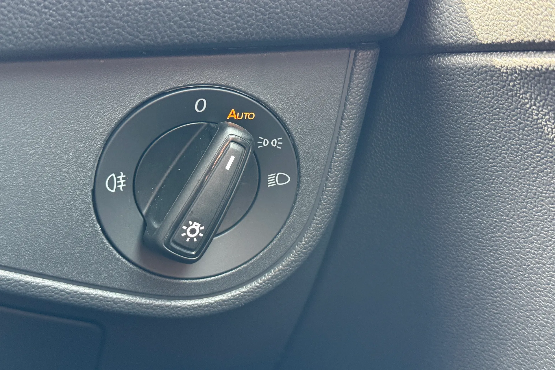 VOLKSWAGEN POLO thumbnail image number 15