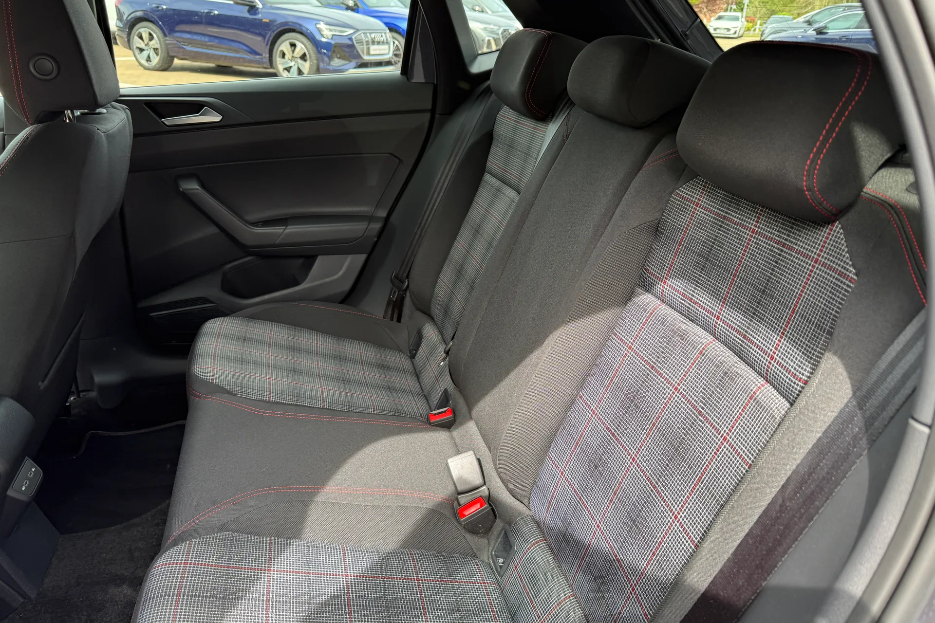 VOLKSWAGEN POLO thumbnail image number 49
