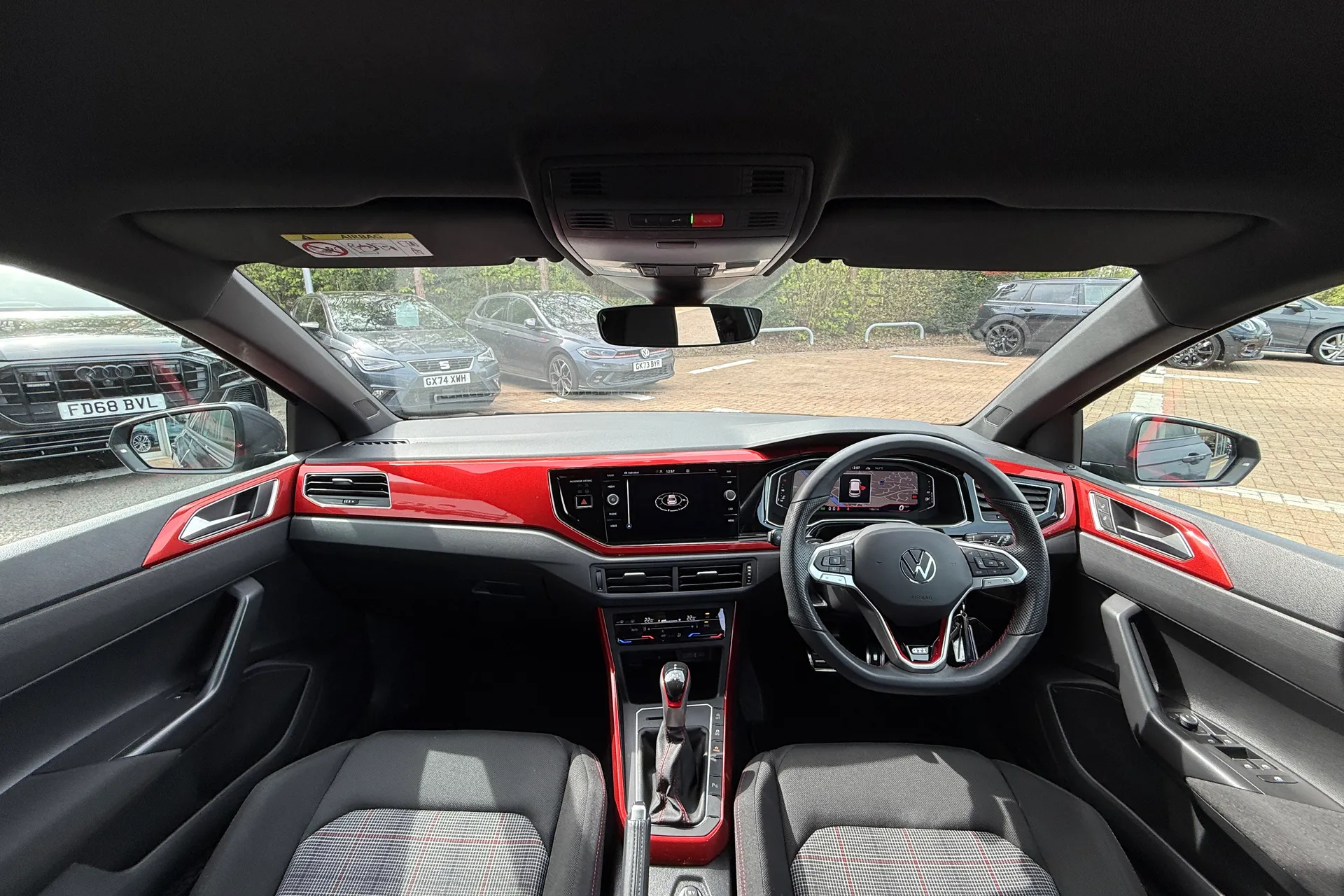 VOLKSWAGEN POLO thumbnail image number 5