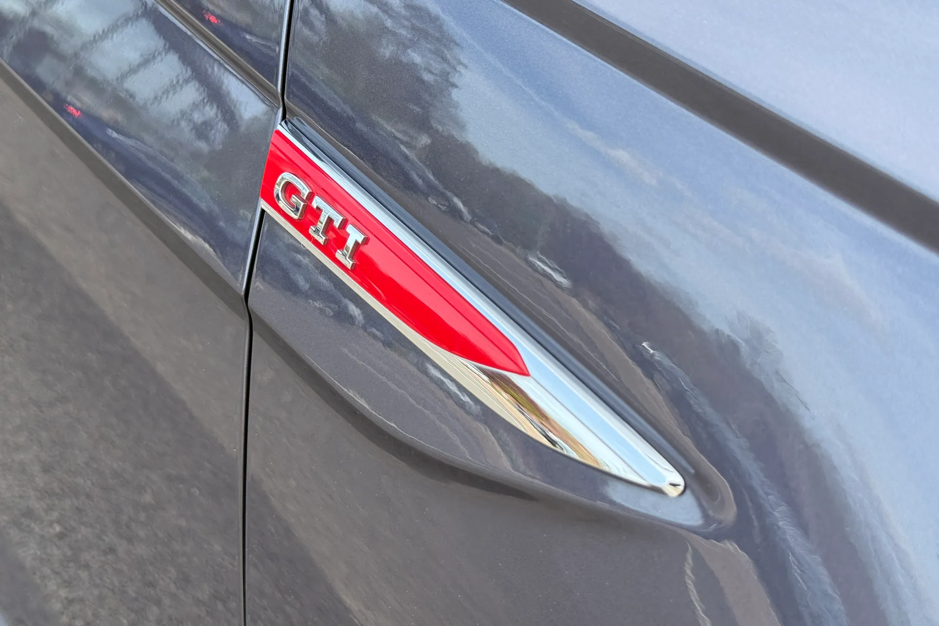 VOLKSWAGEN POLO thumbnail image number 8
