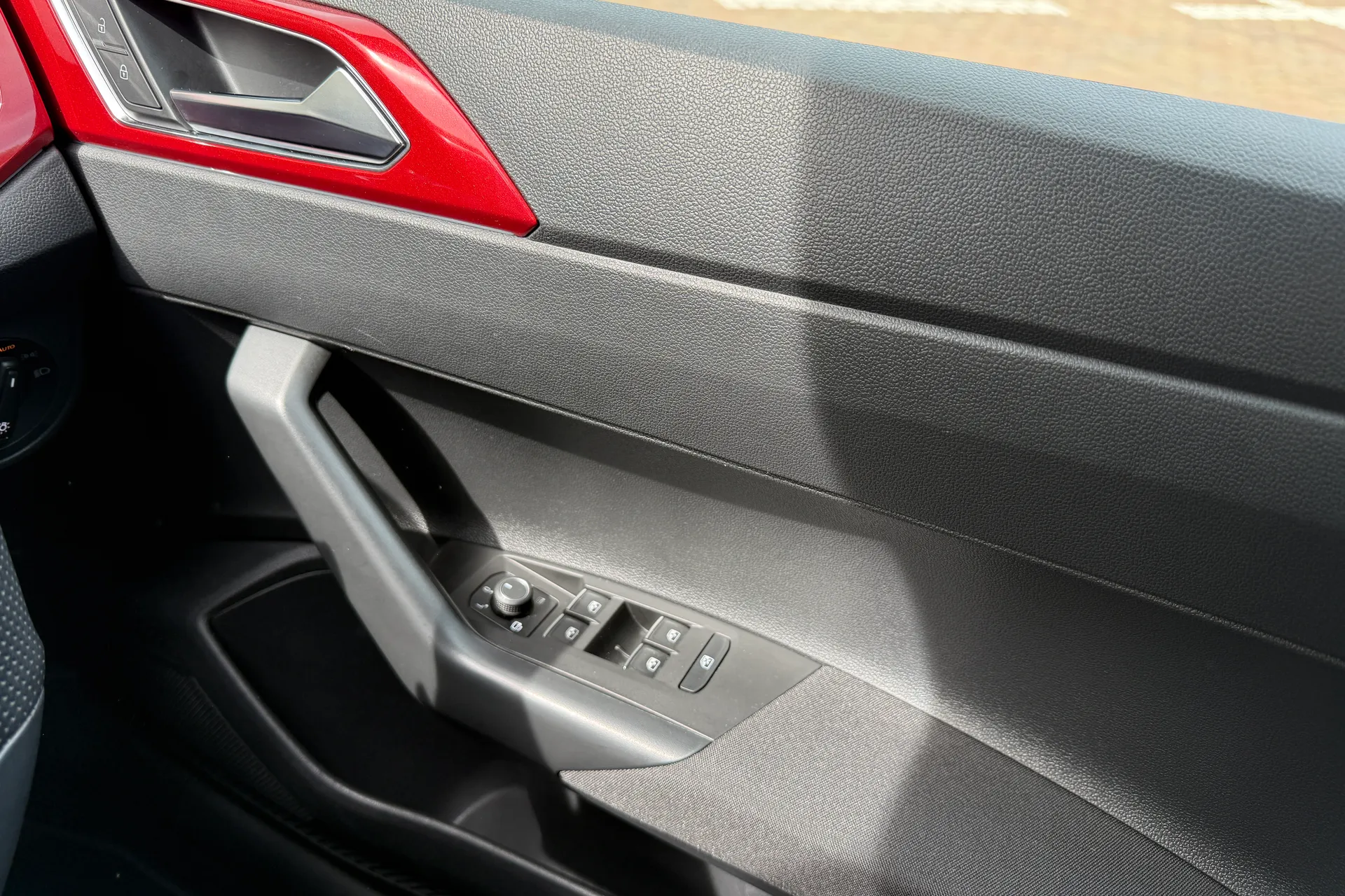 VOLKSWAGEN POLO thumbnail image number 24