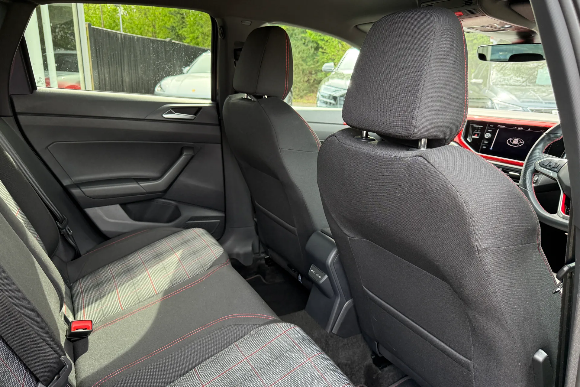 VOLKSWAGEN POLO thumbnail image number 33