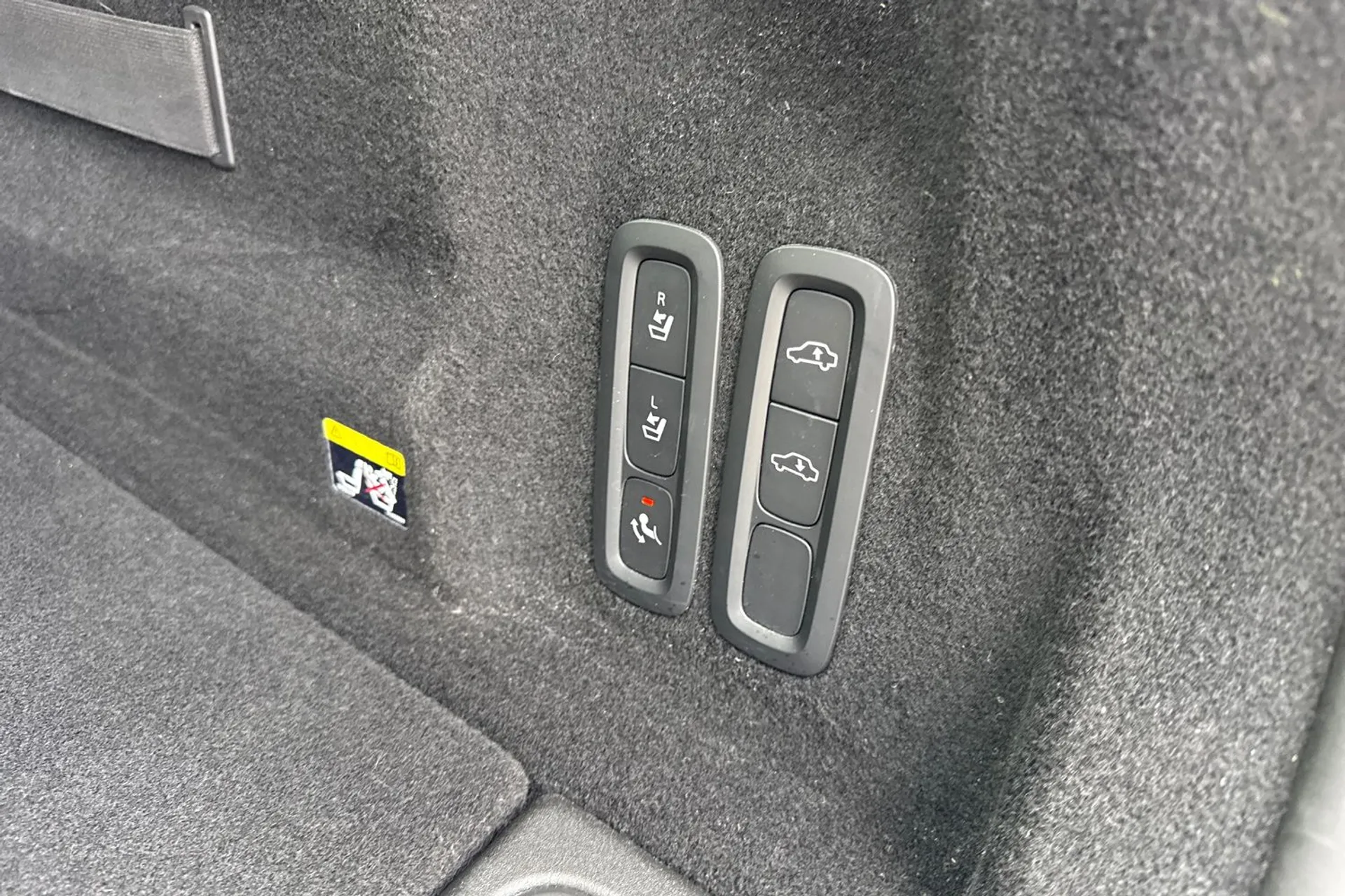 Volvo XC60 thumbnail image number 21