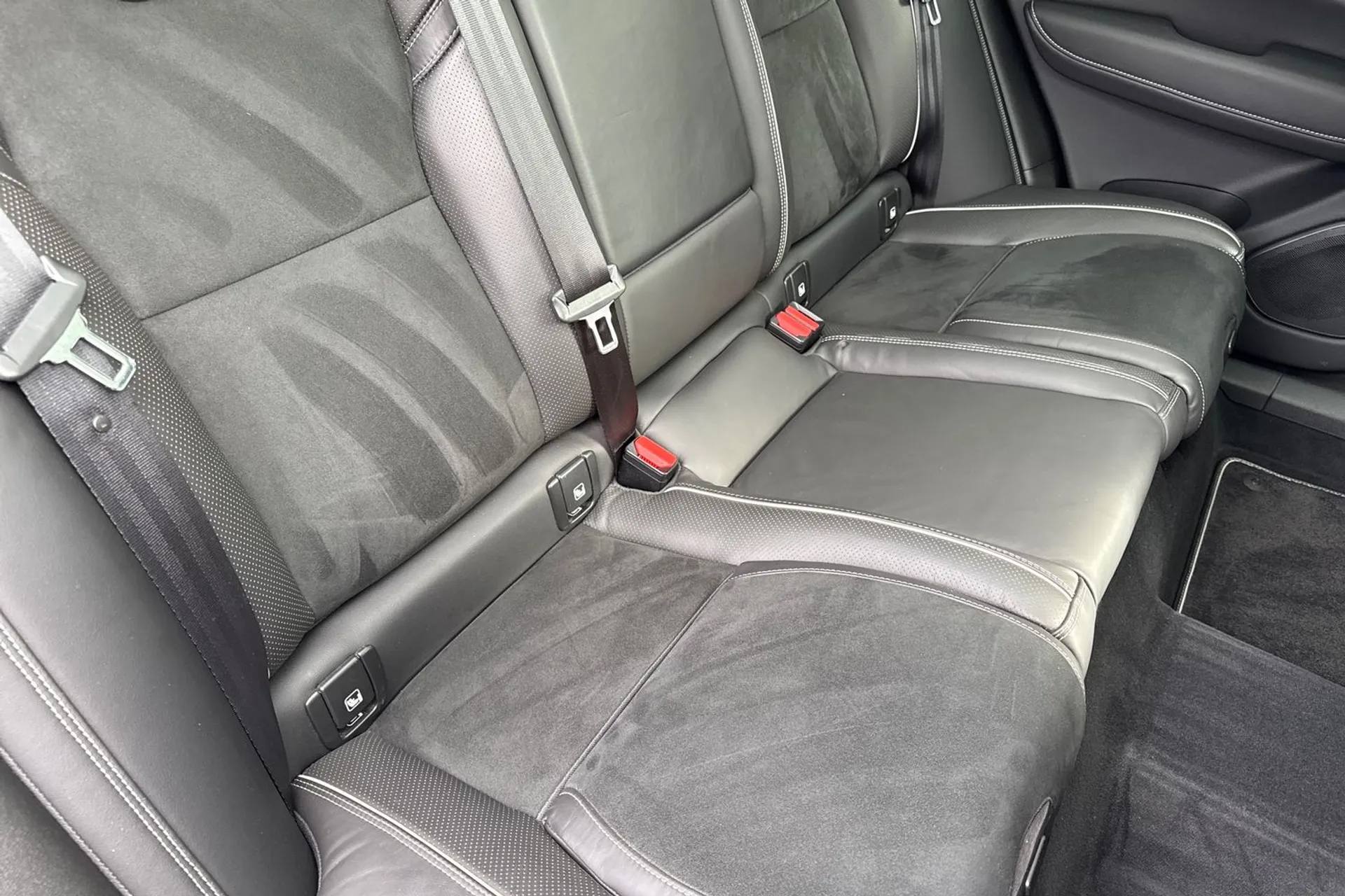 Volvo XC60 thumbnail image number 28