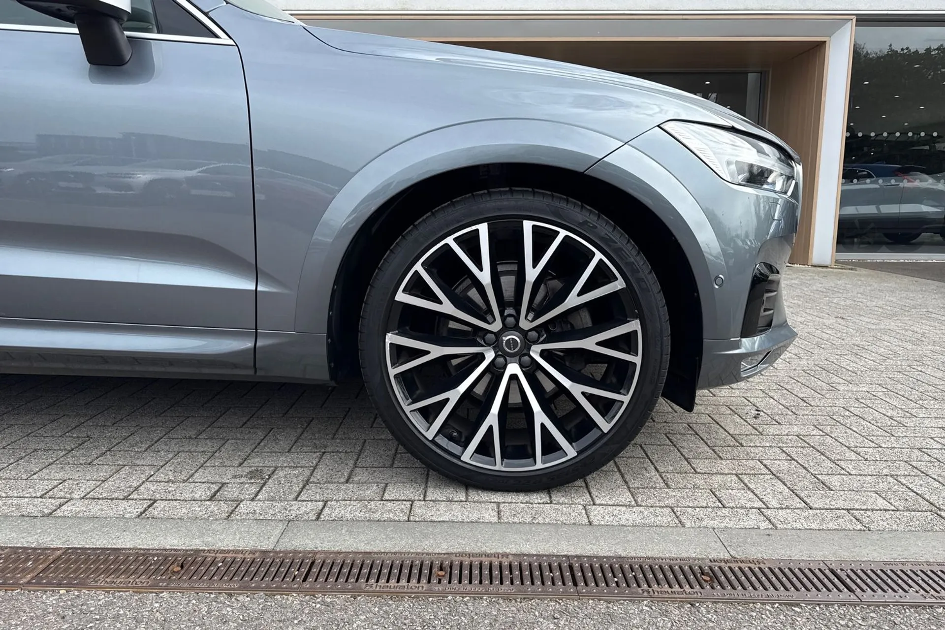 Volvo XC60 thumbnail image number 14