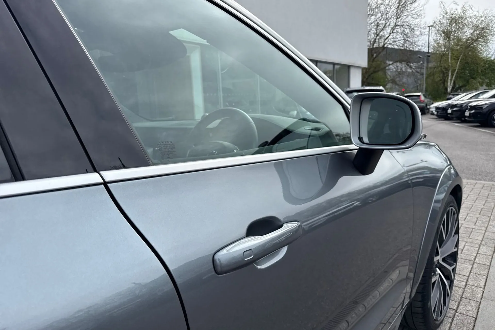 Volvo XC60 thumbnail image number 17