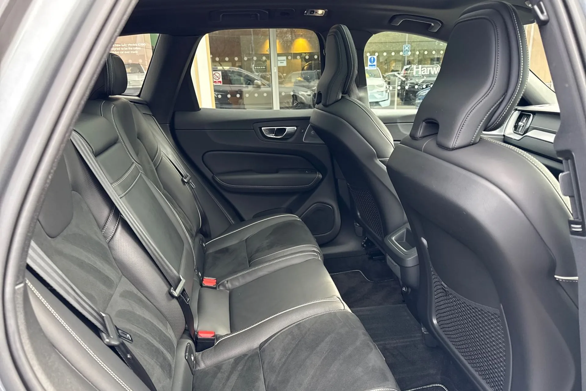 Volvo XC60 thumbnail image number 25