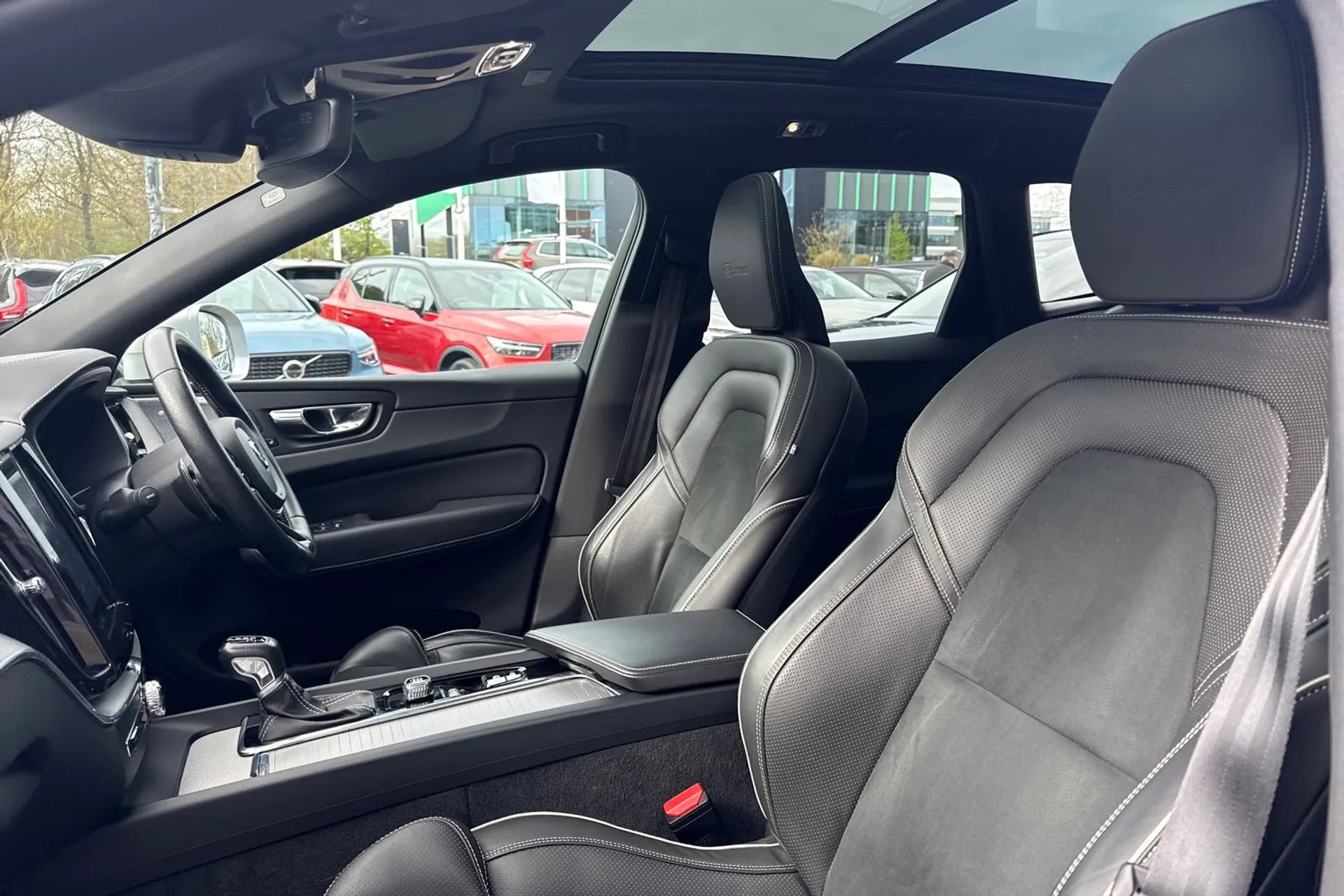 Volvo XC60 thumbnail image number 31