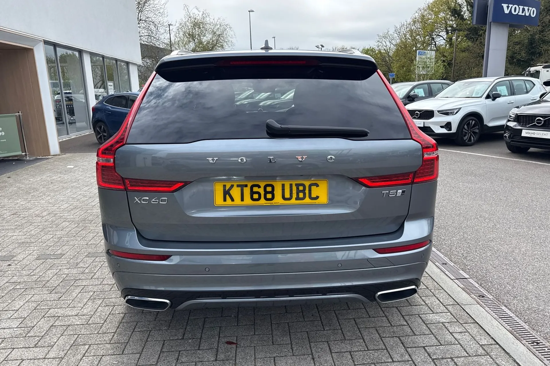 Volvo XC60 thumbnail image number 9