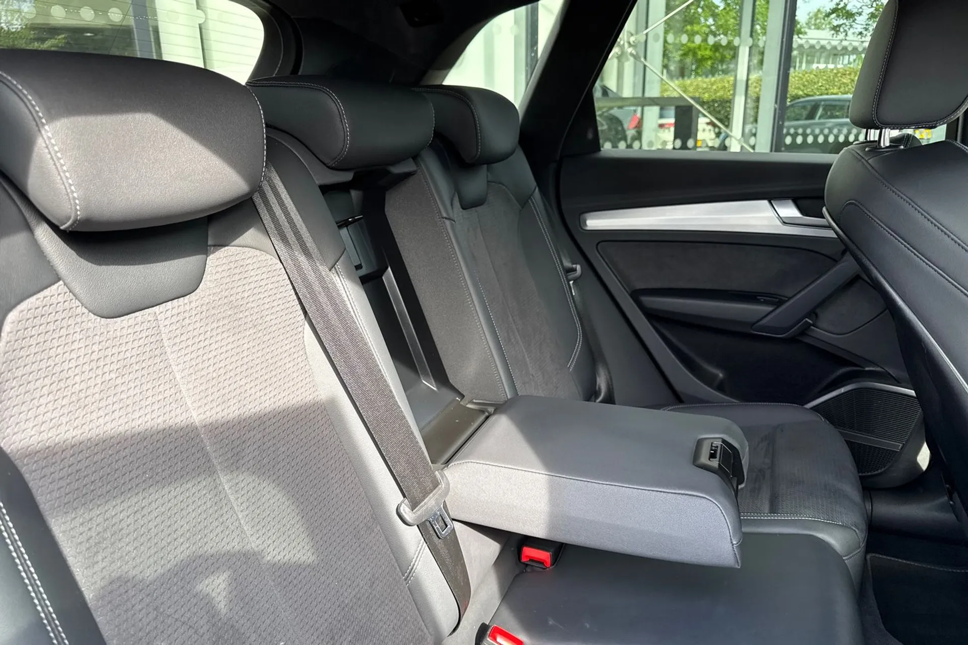 Audi Q5 thumbnail image number 40