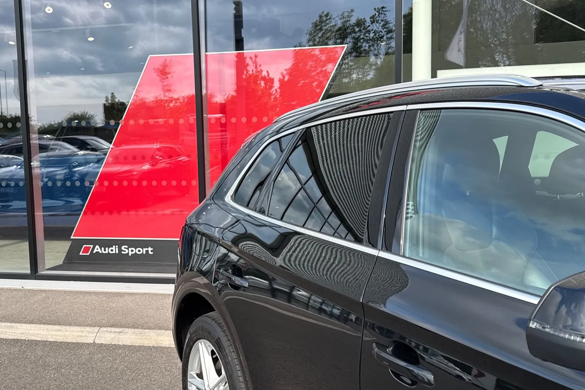 Audi Q5 thumbnail image number 28