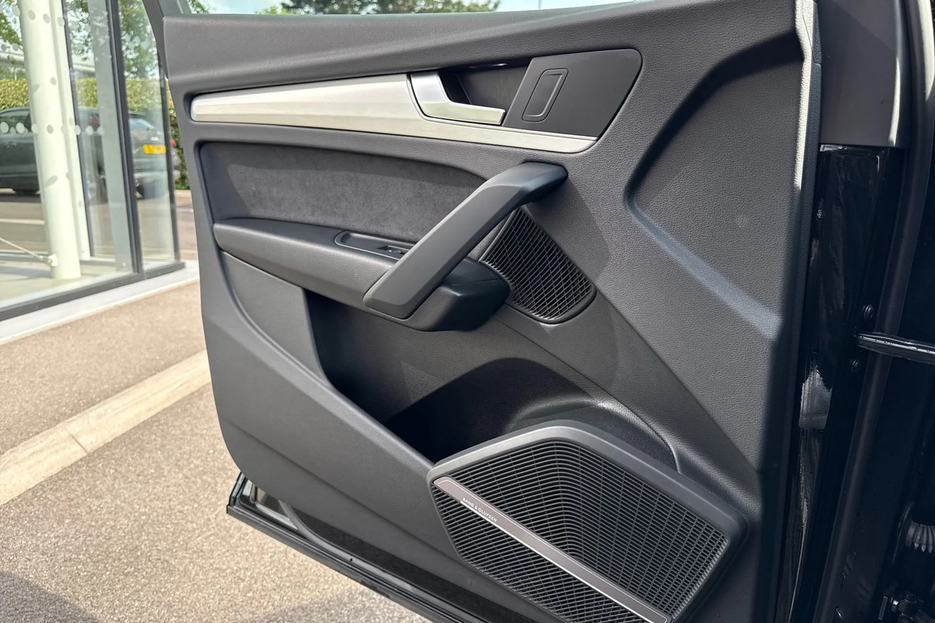 Audi Q5 thumbnail image number 32