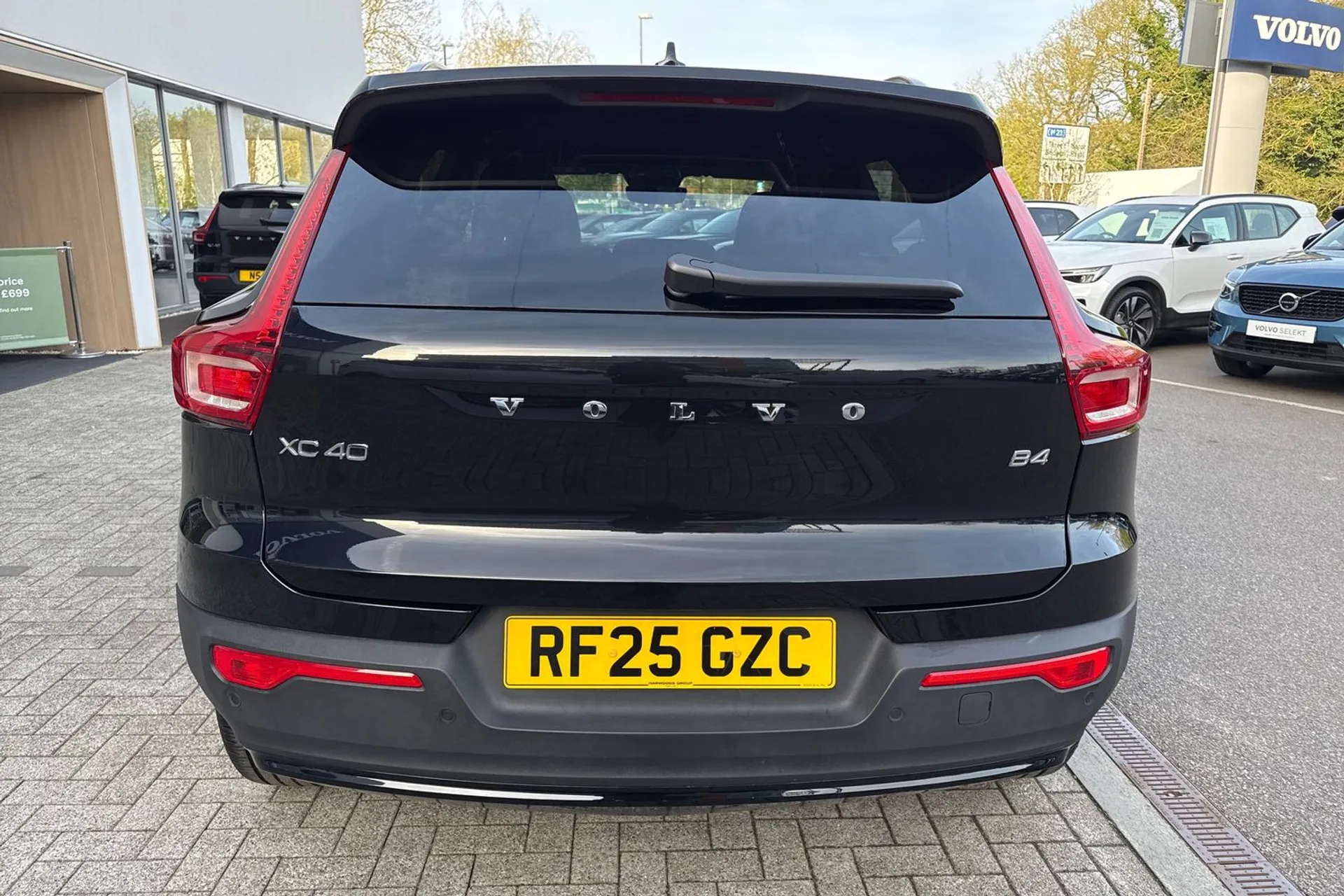 Volvo XC40 thumbnail image number 9