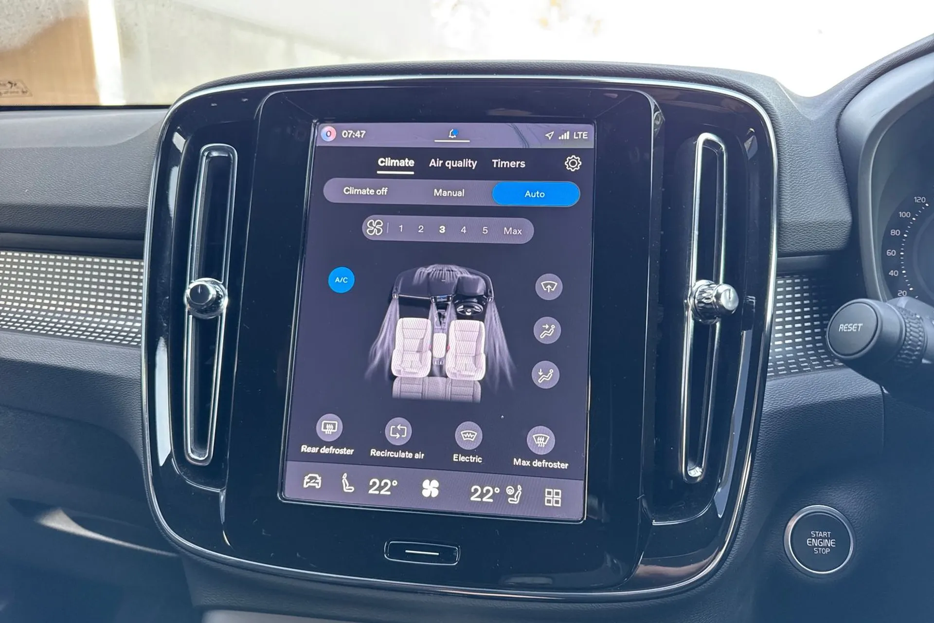 Volvo XC40 thumbnail image number 38