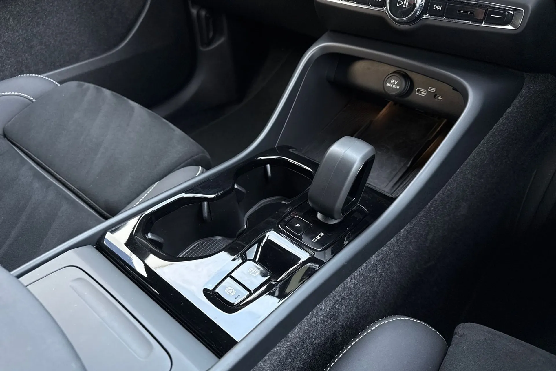 Volvo XC40 thumbnail image number 41