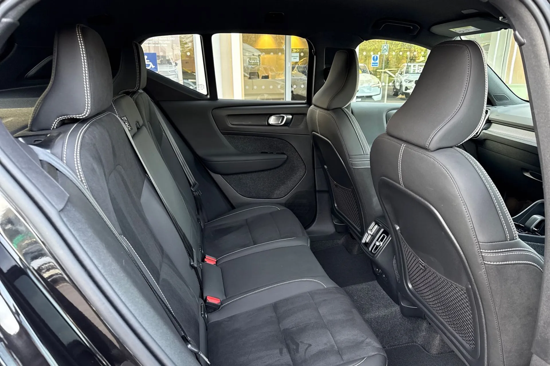 Volvo XC40 thumbnail image number 23