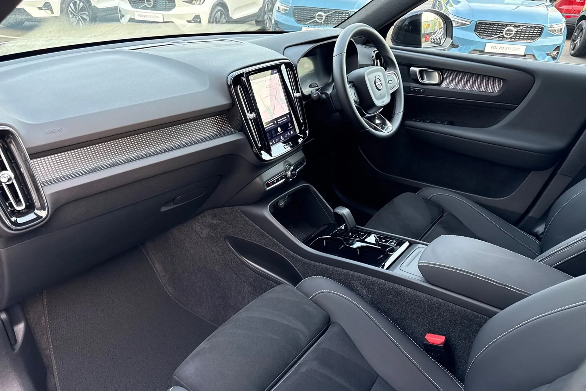 Volvo XC40 thumbnail image number 27