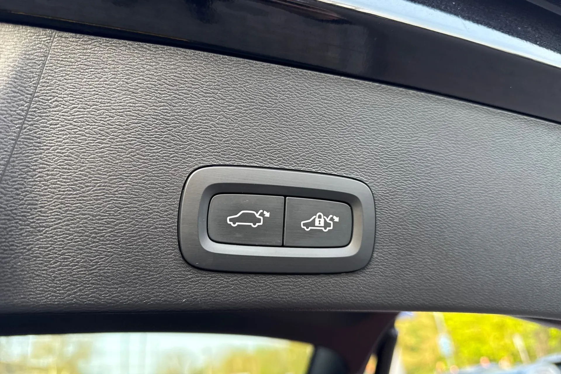 Volvo XC40 thumbnail image number 21