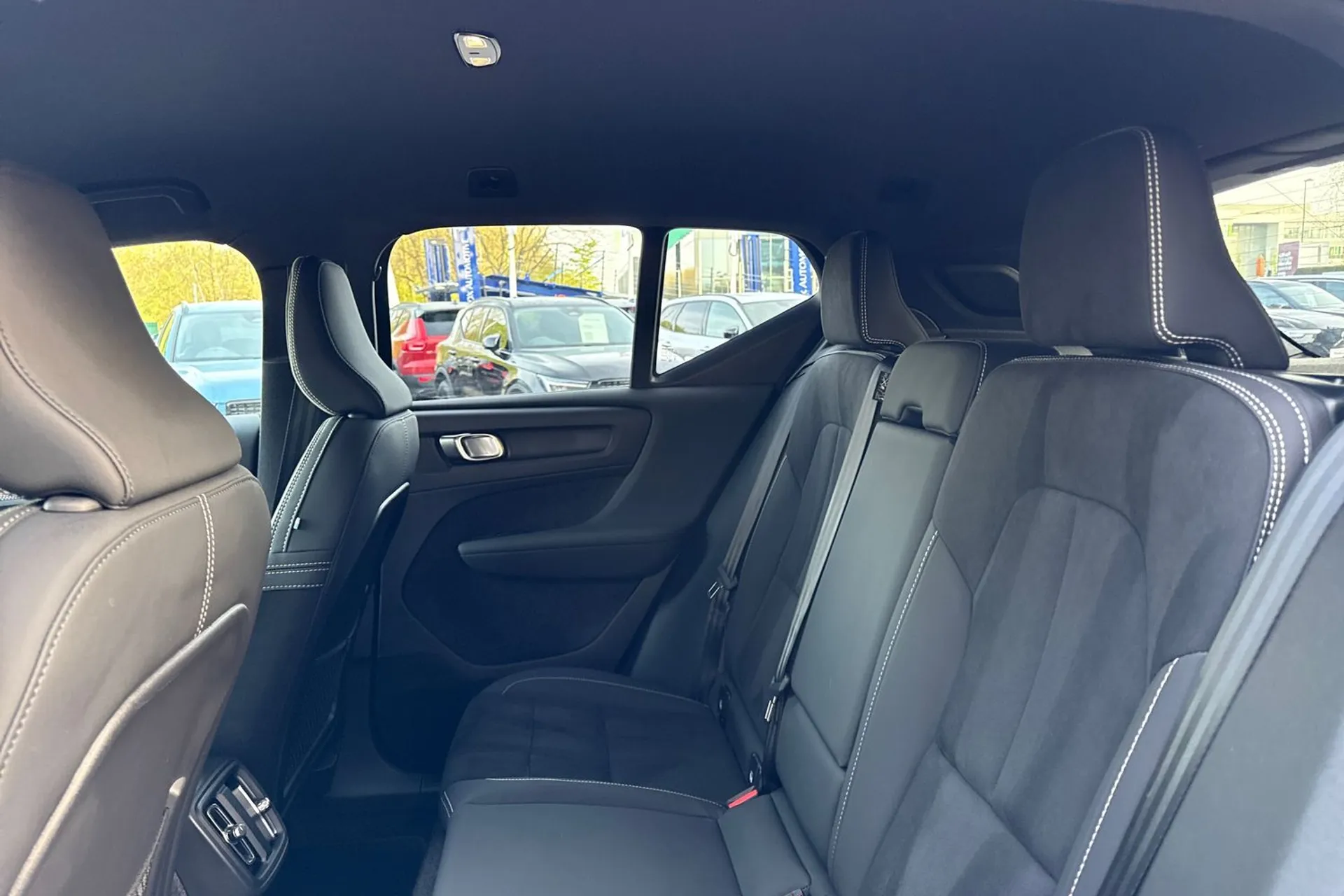 Volvo XC40 thumbnail image number 30