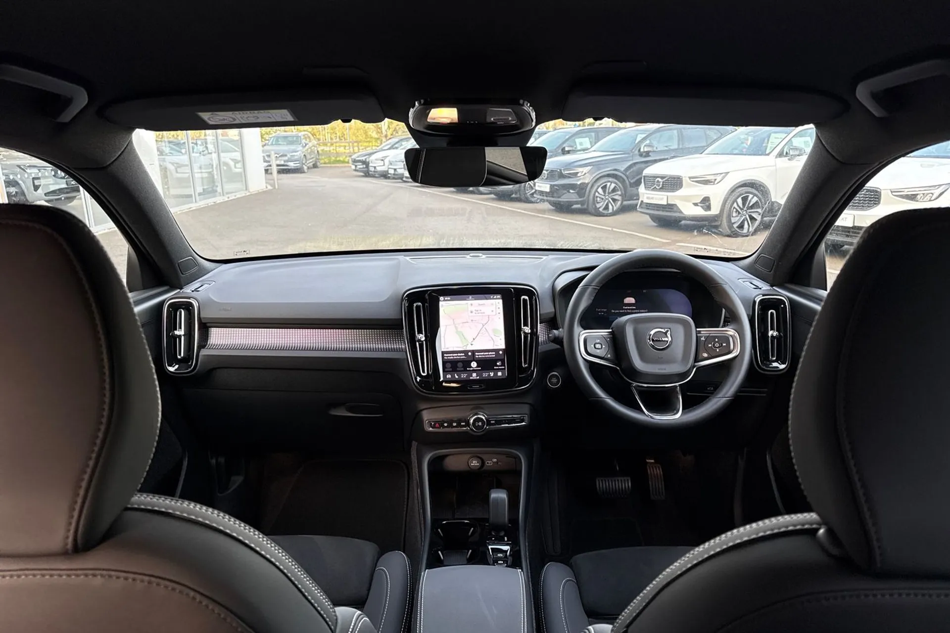 Volvo XC40 thumbnail image number 3