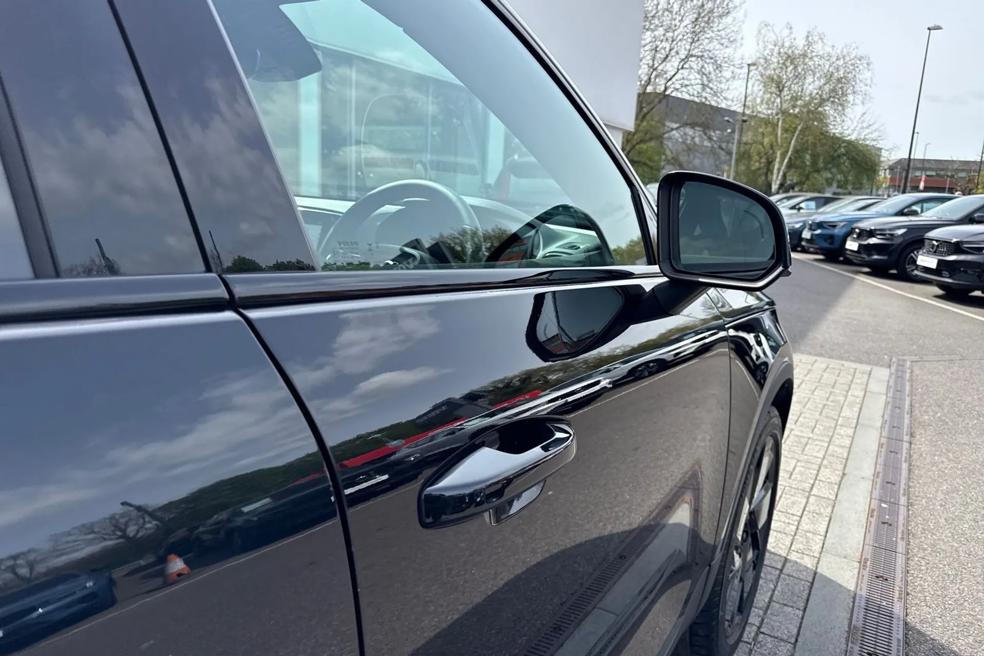 Volvo XC40 thumbnail image number 17