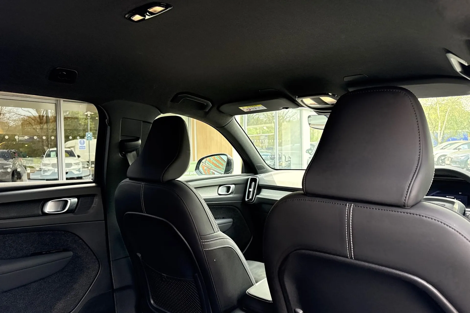 Volvo XC40 thumbnail image number 24