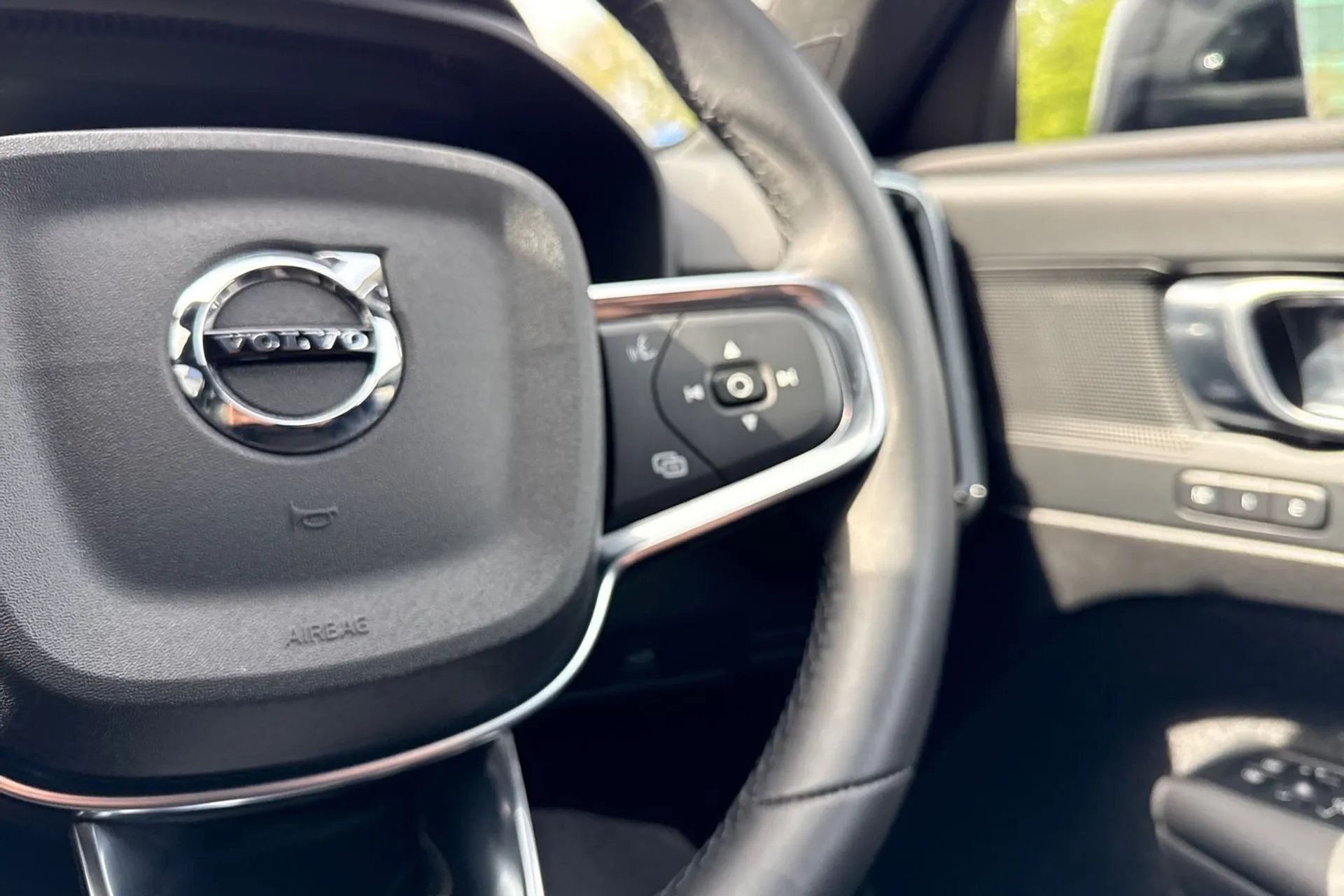 Volvo XC40 thumbnail image number 37