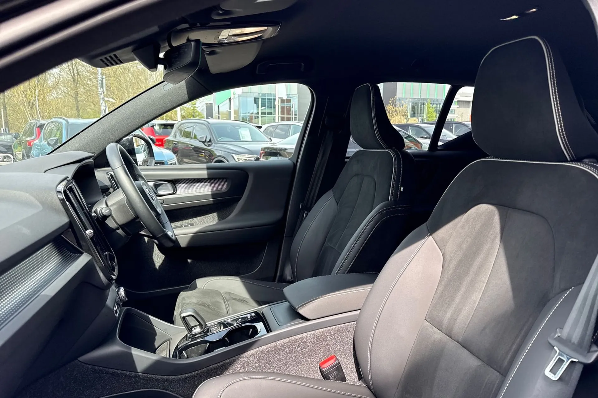 Volvo XC40 thumbnail image number 28