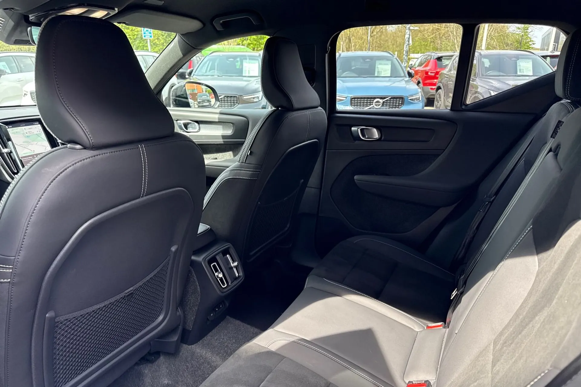 Volvo XC40 thumbnail image number 31