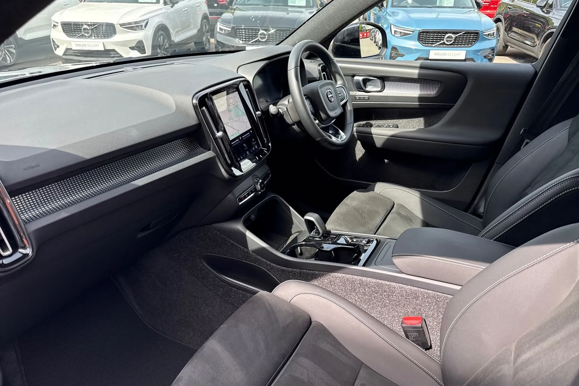 Volvo XC40 thumbnail image number 27