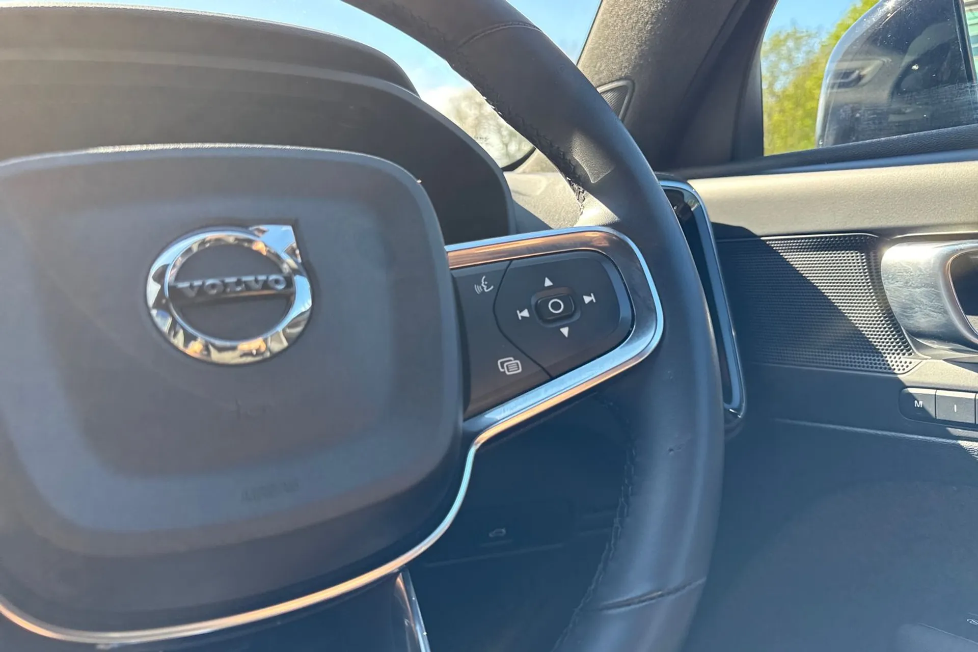 Volvo XC40 thumbnail image number 37