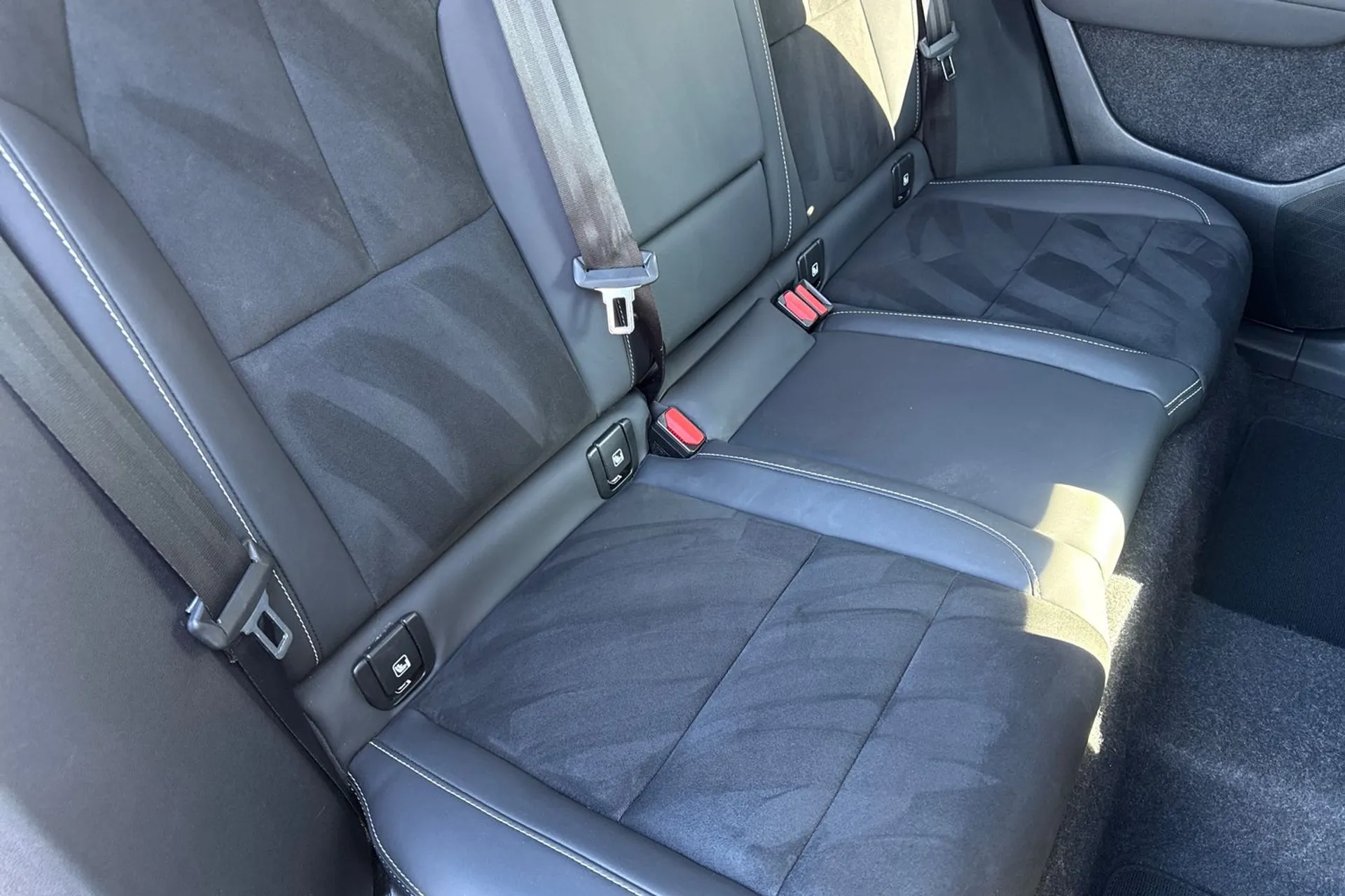 Volvo XC40 thumbnail image number 25