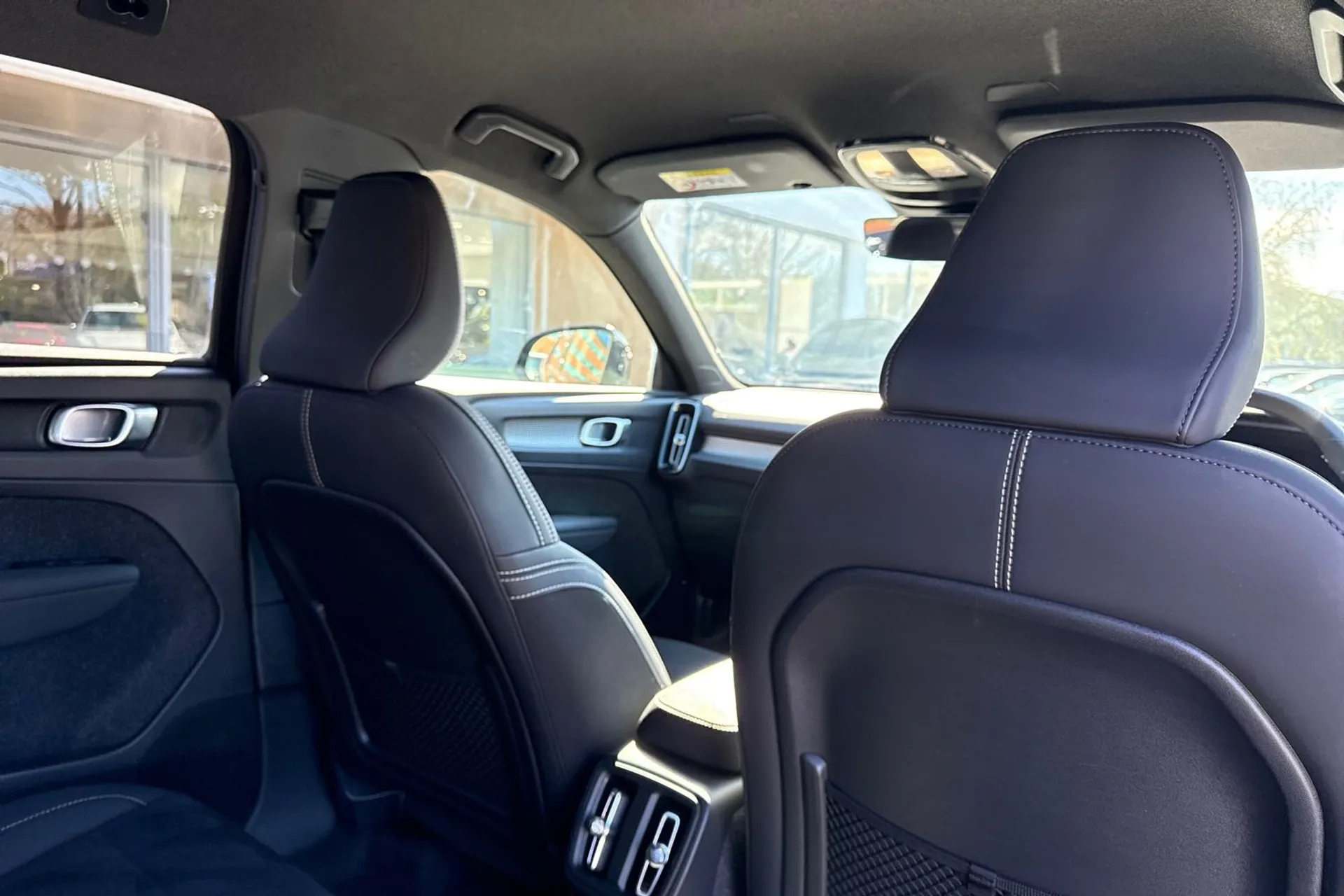 Volvo XC40 thumbnail image number 24