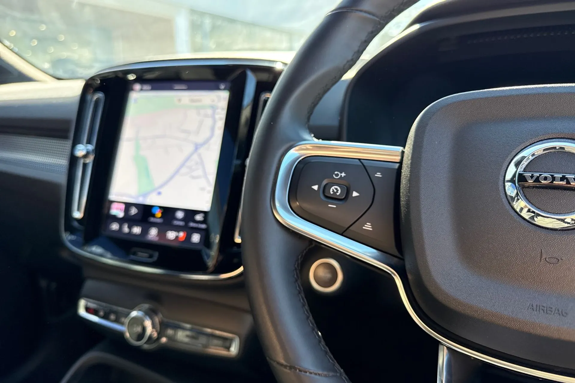 Volvo XC40 thumbnail image number 36