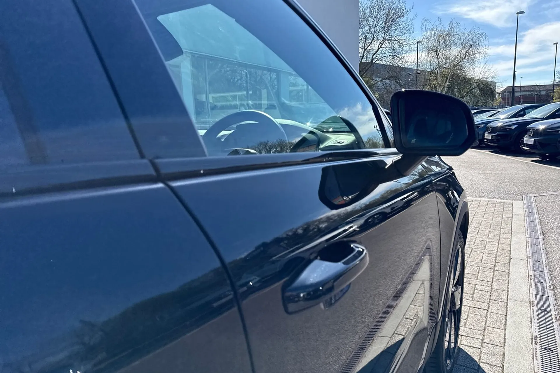 Volvo XC40 thumbnail image number 17