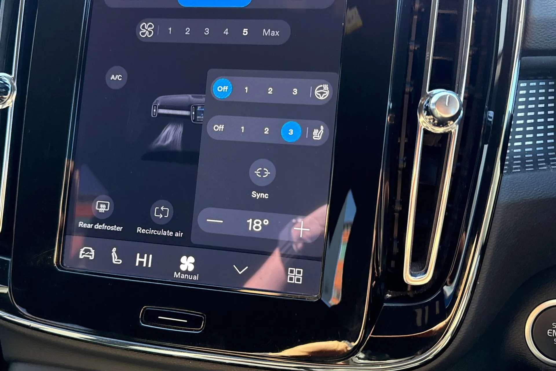 Volvo XC40 thumbnail image number 39