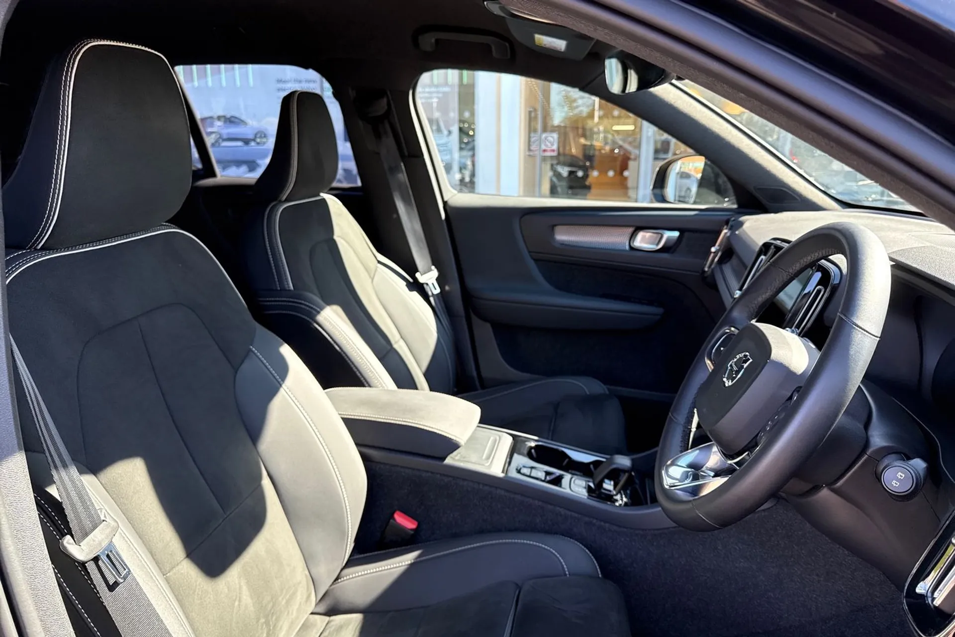 Volvo XC40 thumbnail image number 26