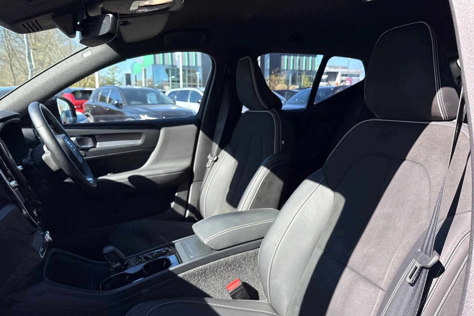 Volvo XC40 thumbnail image number 28