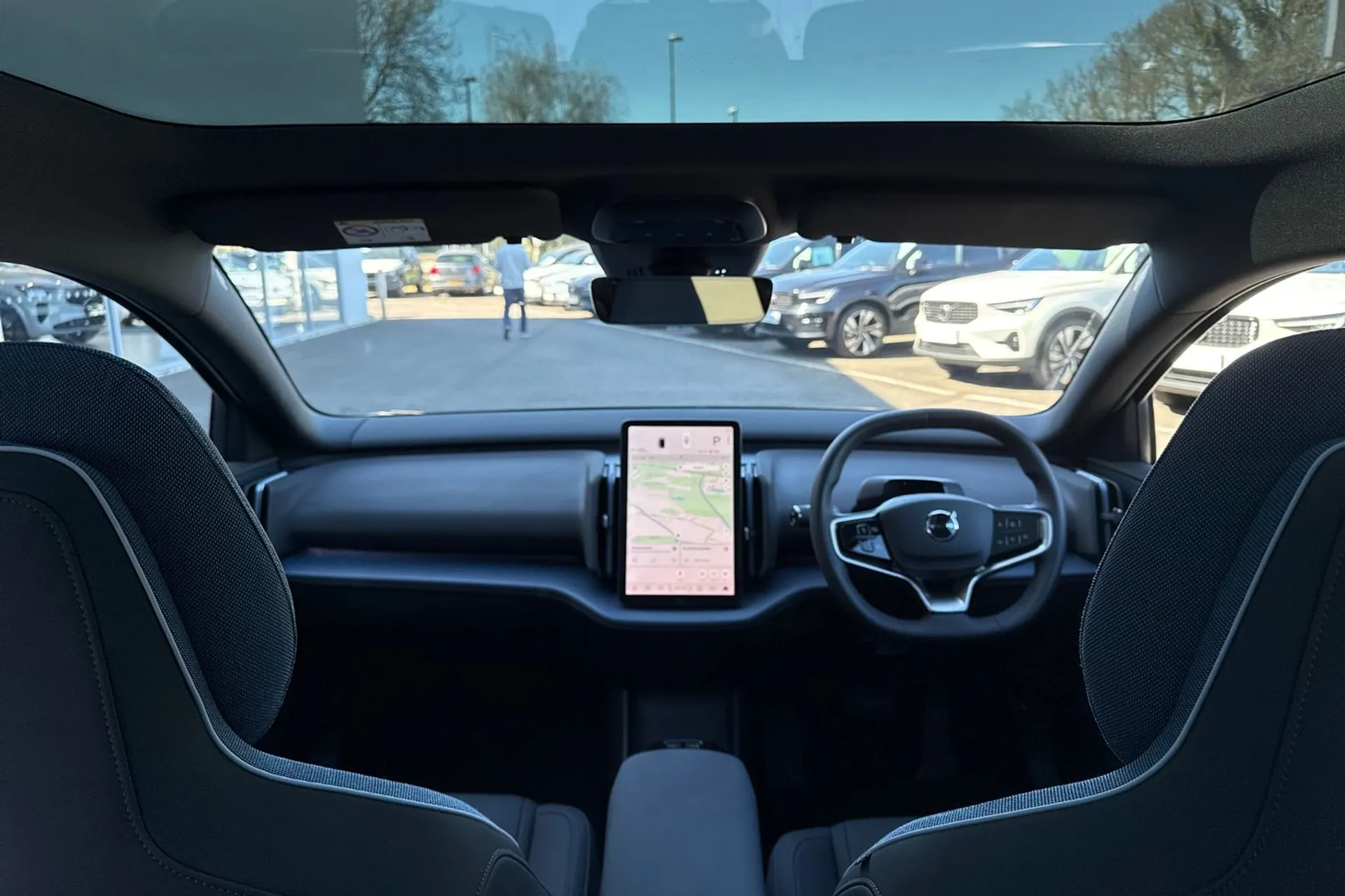 Volvo EX30 thumbnail image number 3